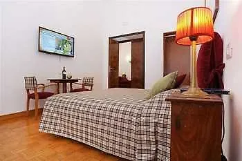 ***  Houspitality Caesar Bed & Breakfast Rome Italy