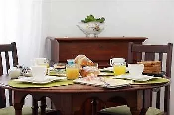 Houspitality Caesar Bed & Breakfast Rzym 3*,